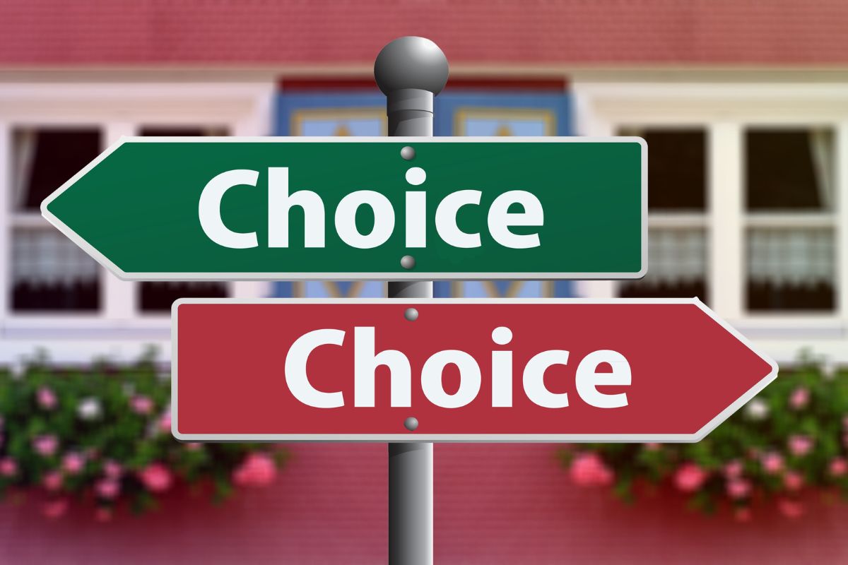 "Choice" signs, signifying you can switch from medicare advantage to medigap