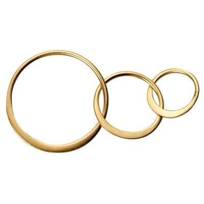 3 links of decreasing size in gold