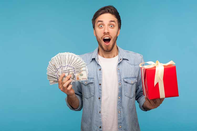 man with holiday payday loan cash