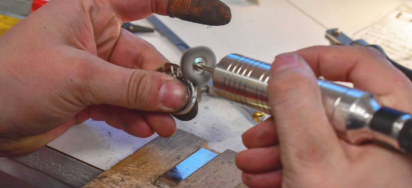 Simple Ways to Prevent Silverware from Tarnishing: 11 Steps