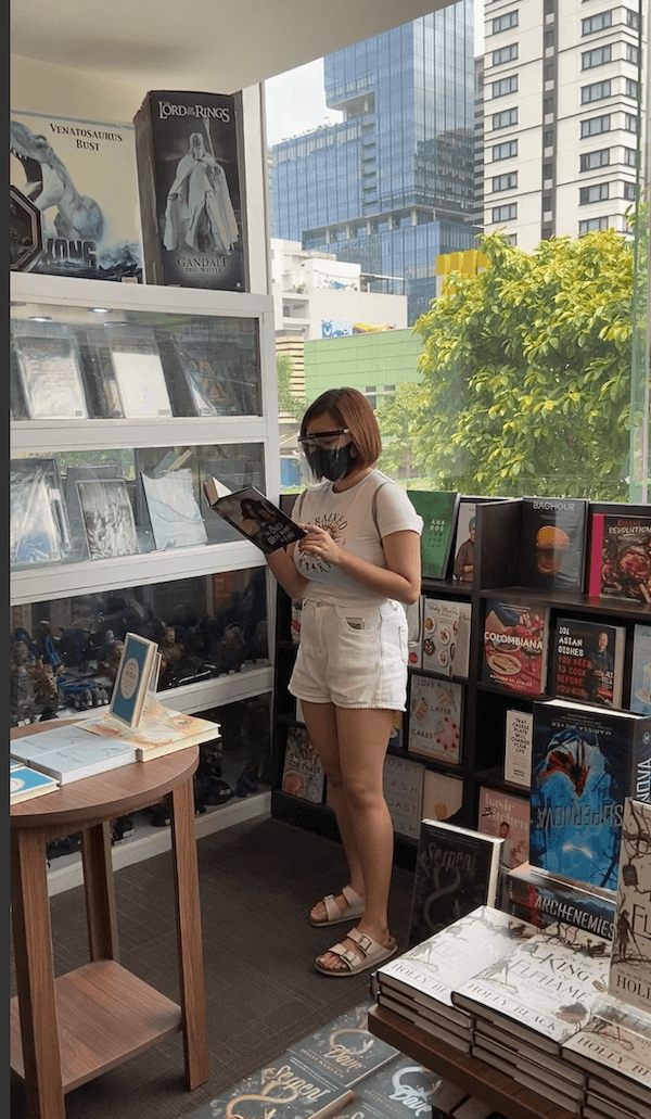 Gwe at Fully Booked BGC branch