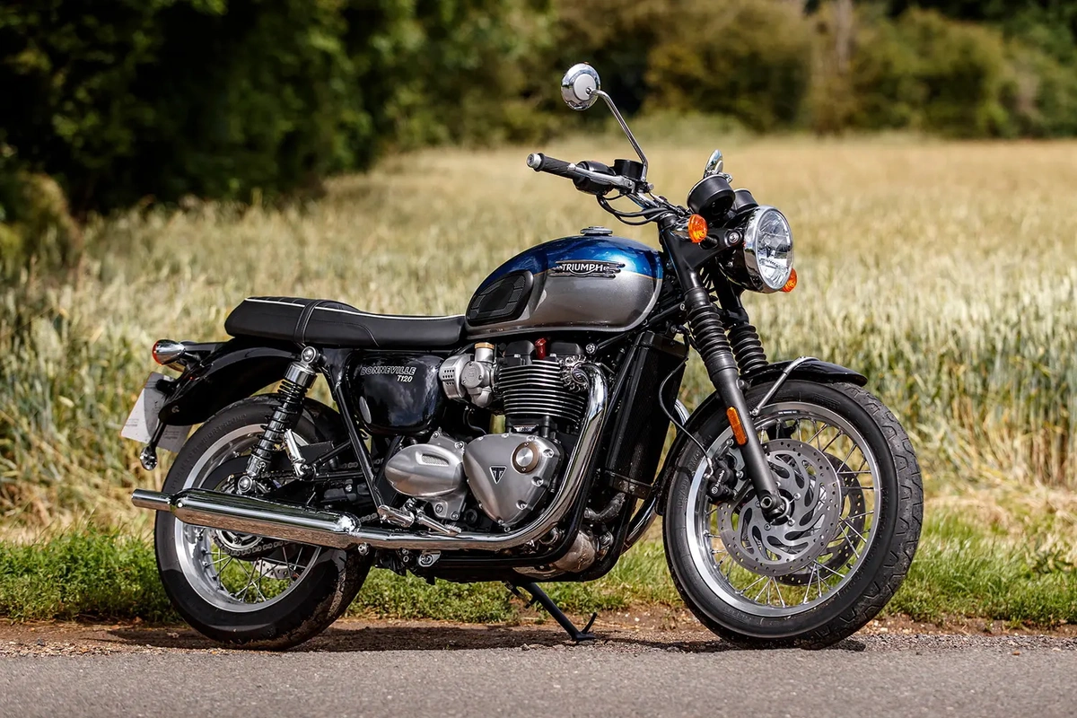 Triumph — Bonneville