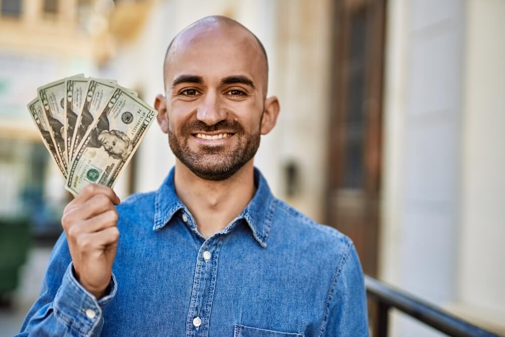 man received payday advance near him