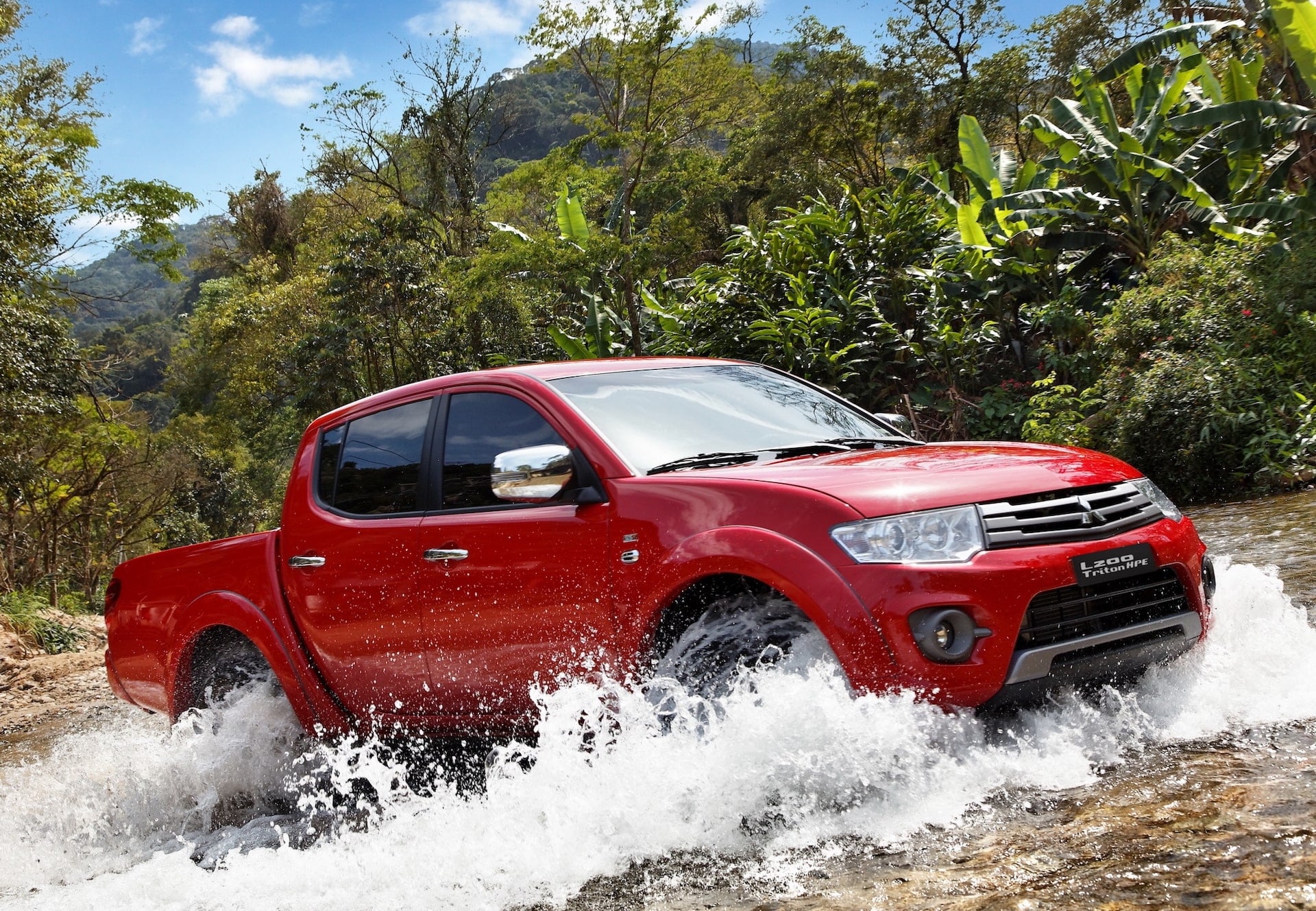 L200 Triton 2015: picape todo-o-terreno Mitsubishi