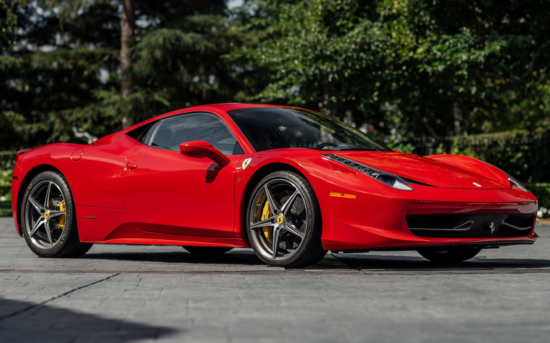 Ferrari 458 Italia tem carroceria coupé (Foto: Ferrari)