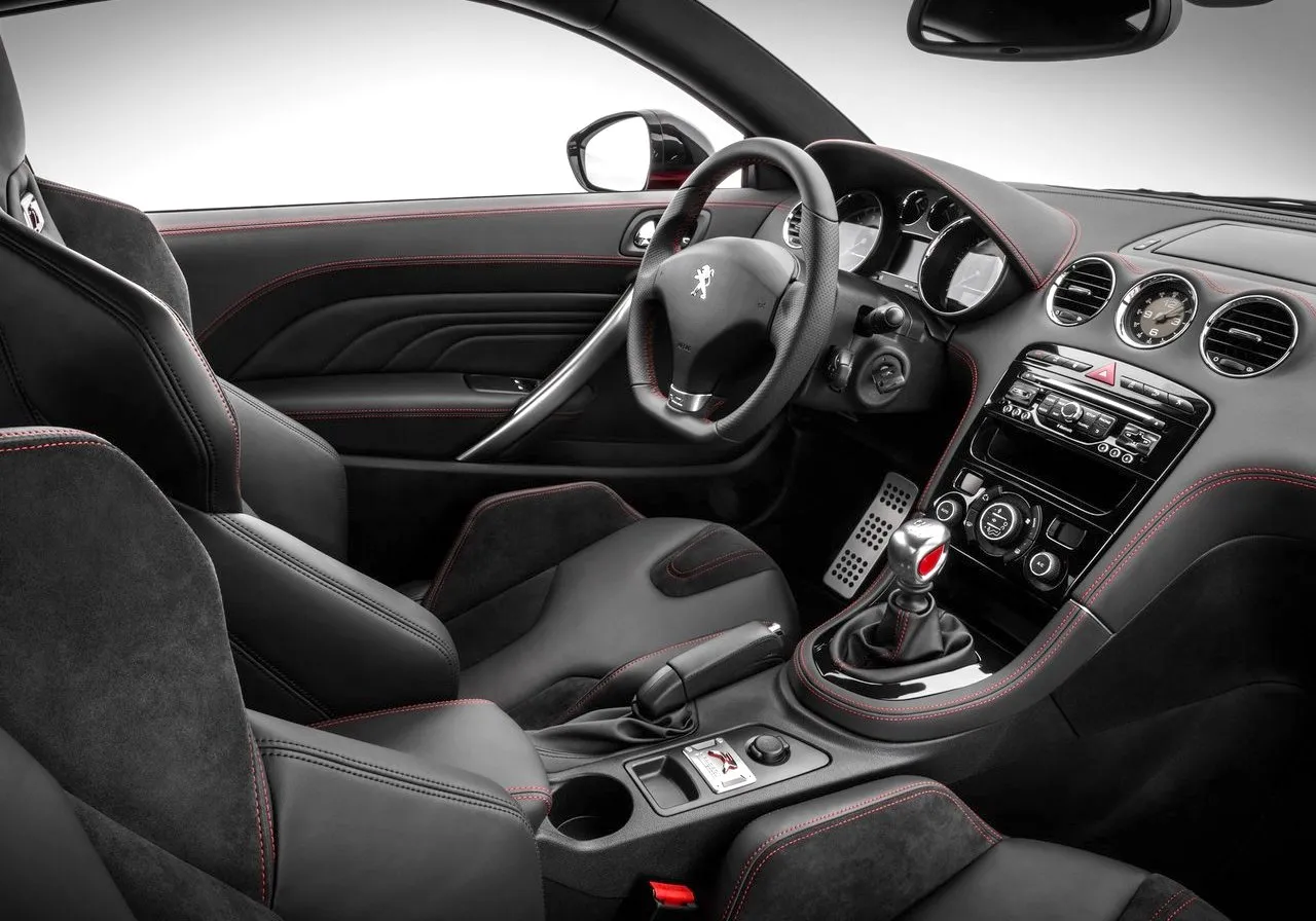 Peugeot Deportivo RCZ 2014 interior