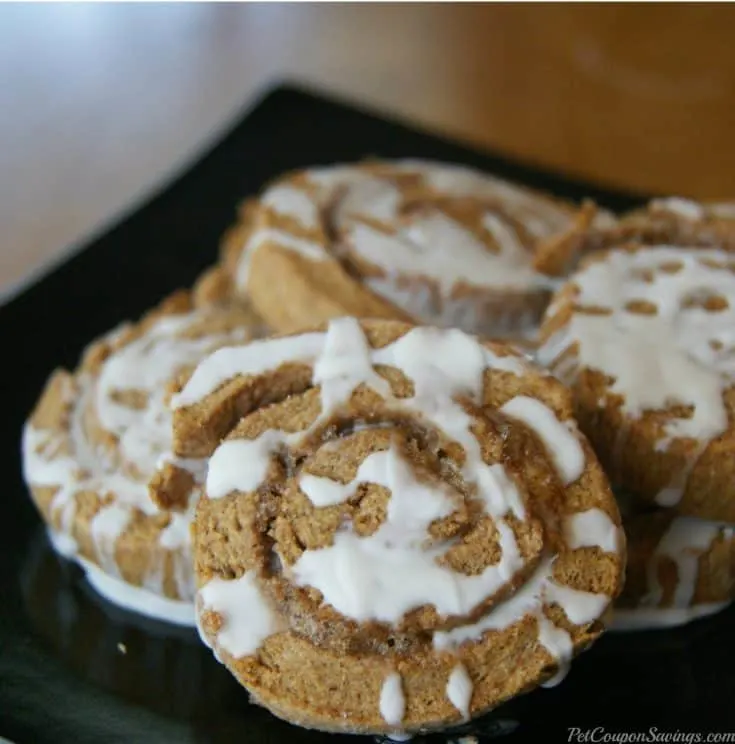 Homemade-Cinnamon-Roll-Dog-Treats-1-7...