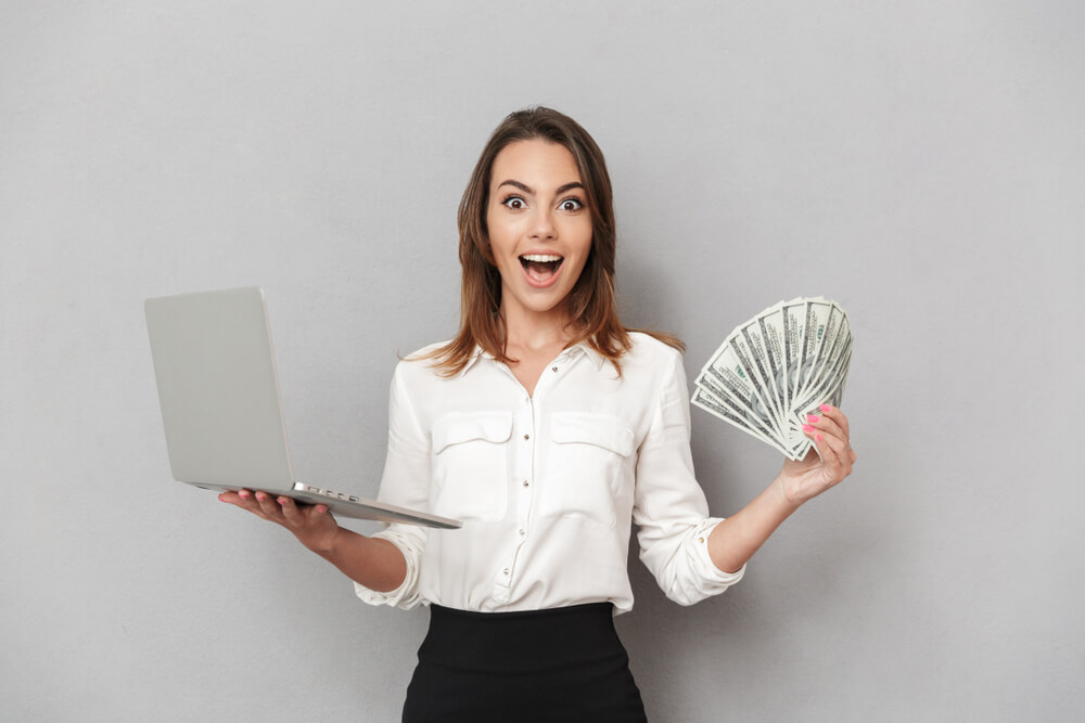lady with louisiana payday loan cash
