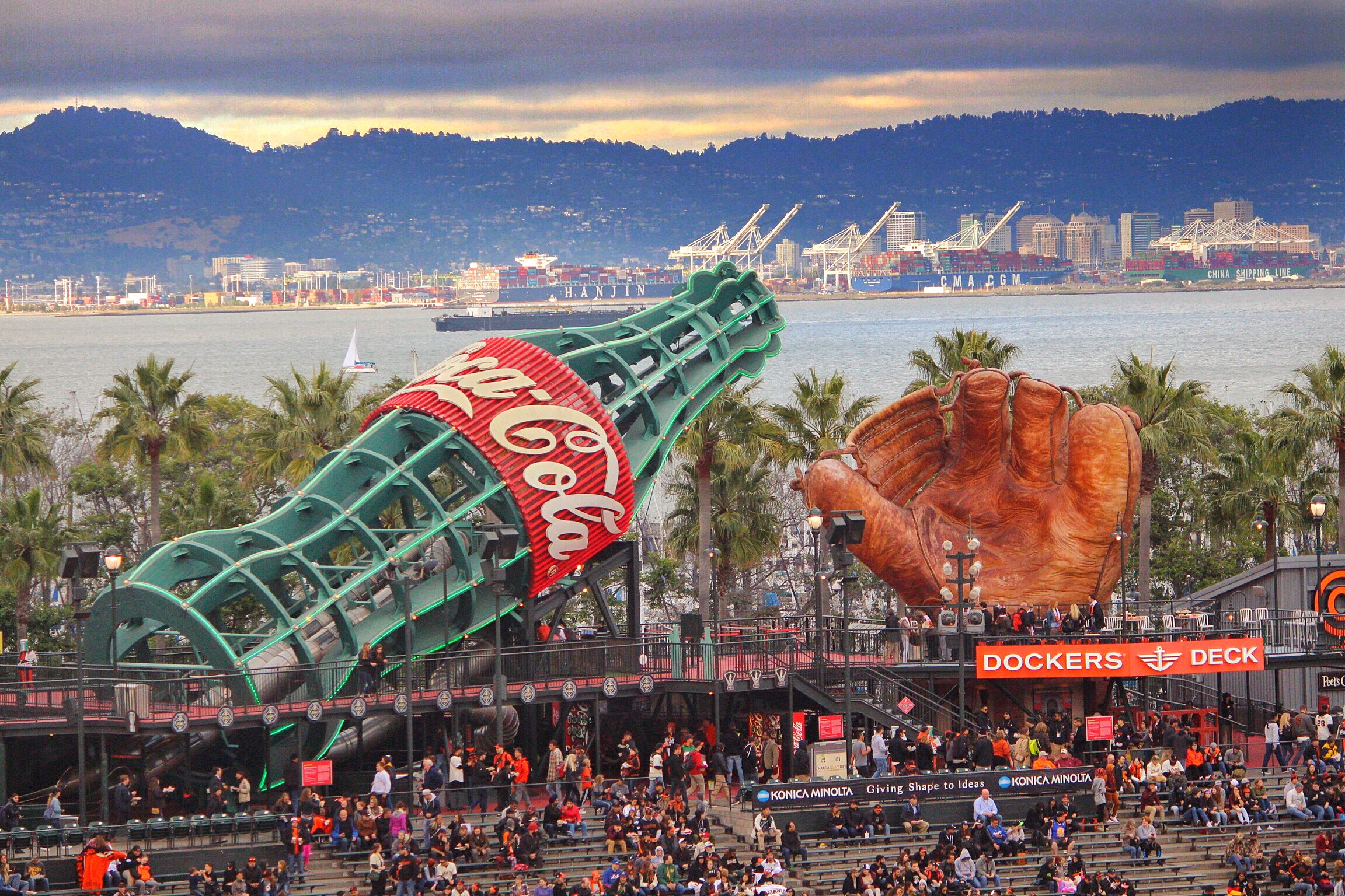Coke bottle slide.. whaaa? - Oracle Park, San Francisco Resmi - Tripadvisor