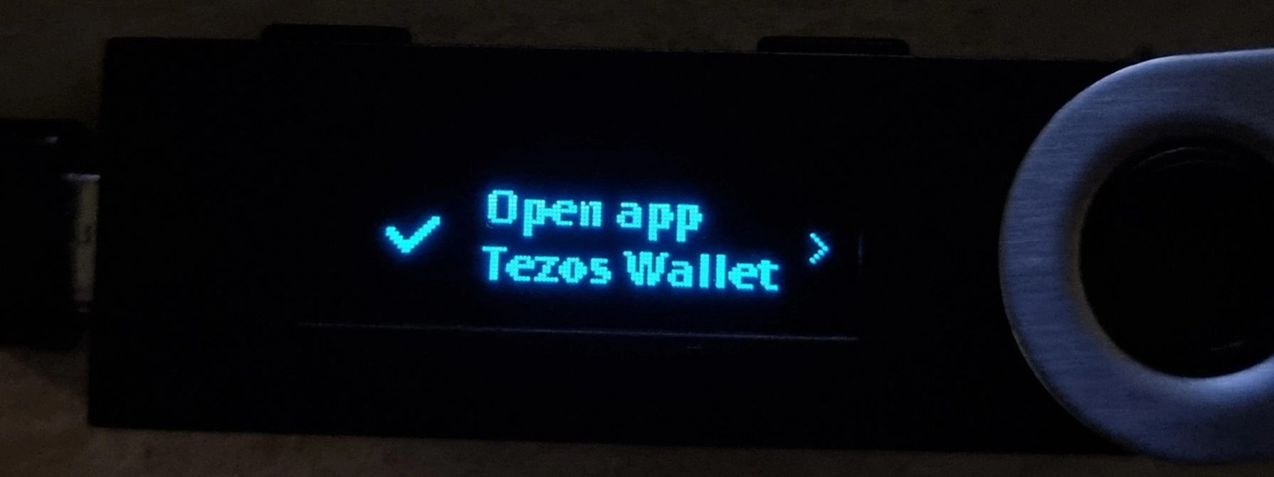 10_tezos_ledger_open_app_tezos_wallet