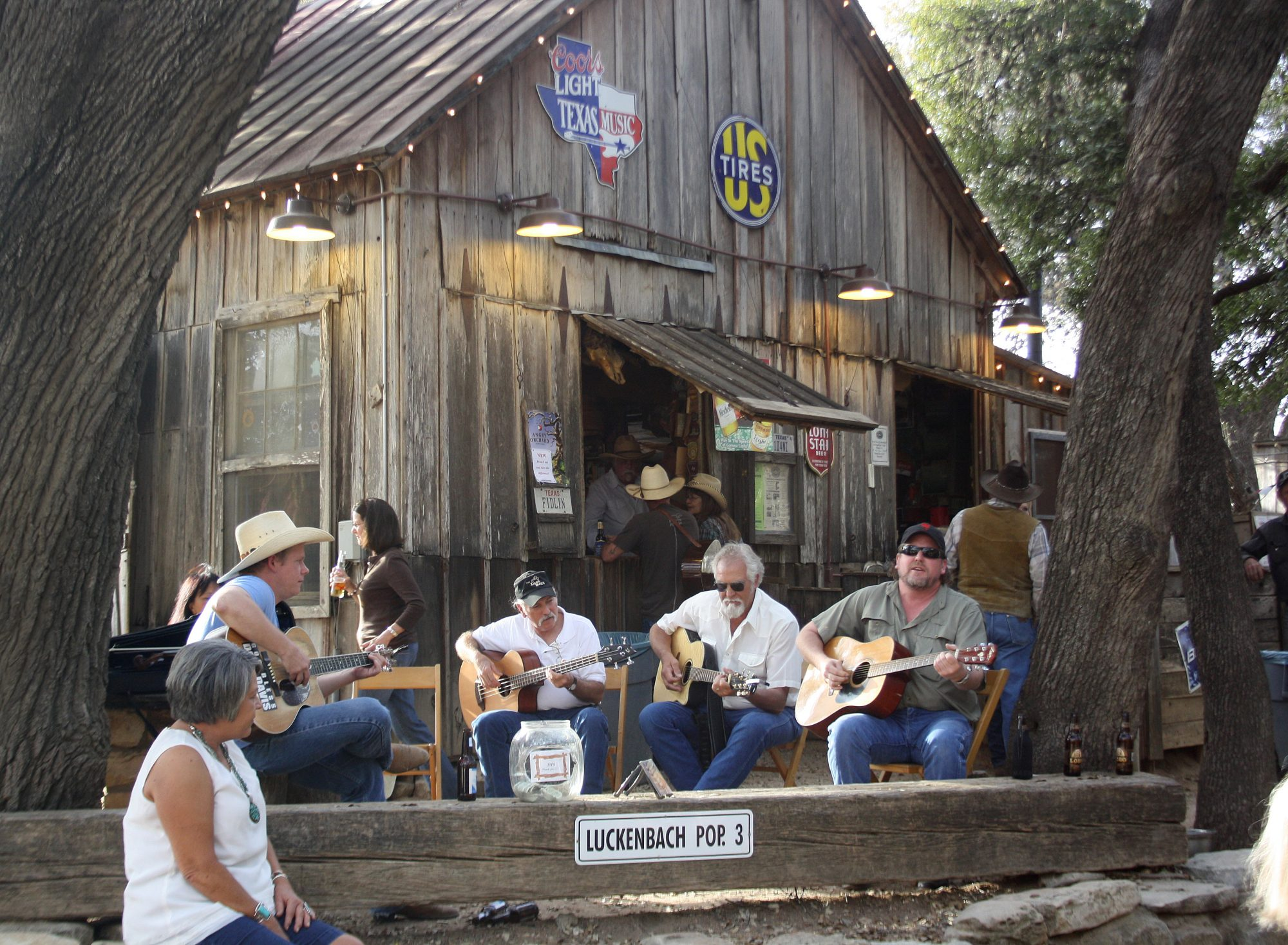 Luckenbach