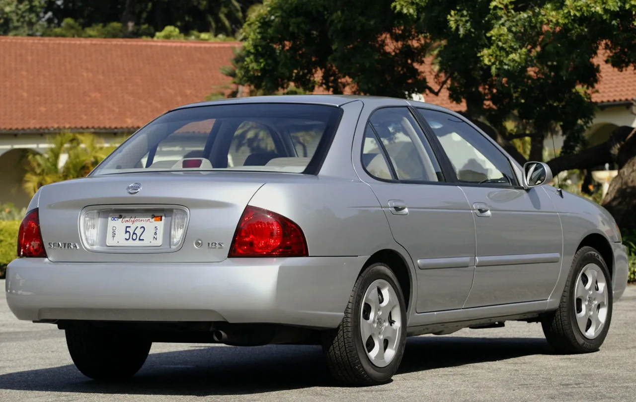 Sentra 2004 | Características y atributos de este Nissan