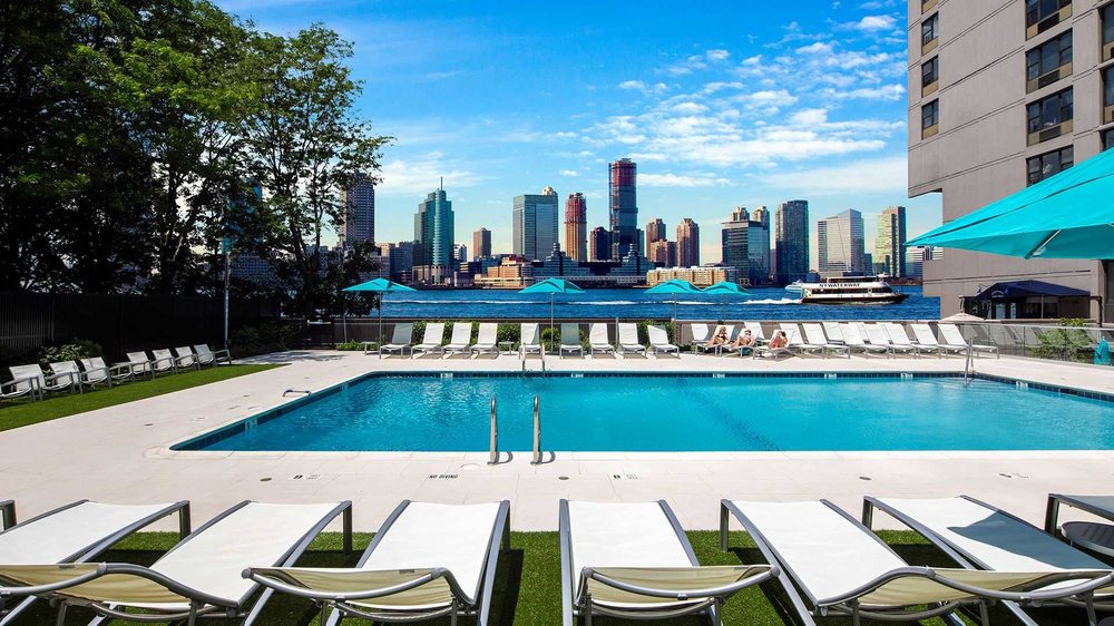 Residential Buildings With Rooftop Pools - Gateway Plaza 345 South End Avenue - Lefrak