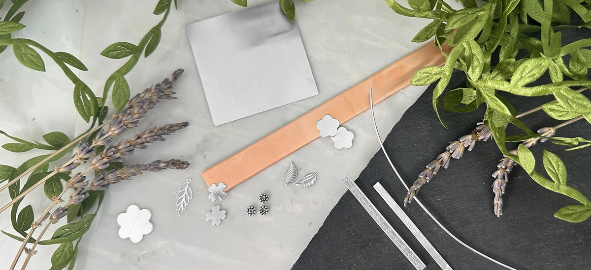 The Halstead Showcase Kit is a creative challenge to use materials from the Kit to create a unique piece of jewelry. Have it featured in our online gallery!