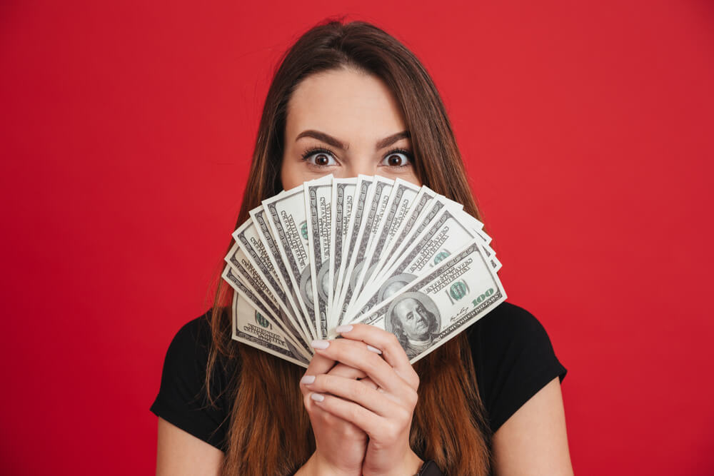 woman with Carolina payday loan cash