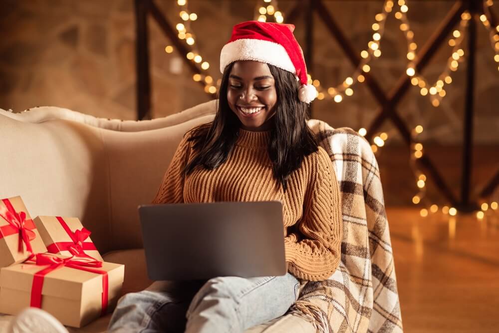 woman applying for christmas loans online