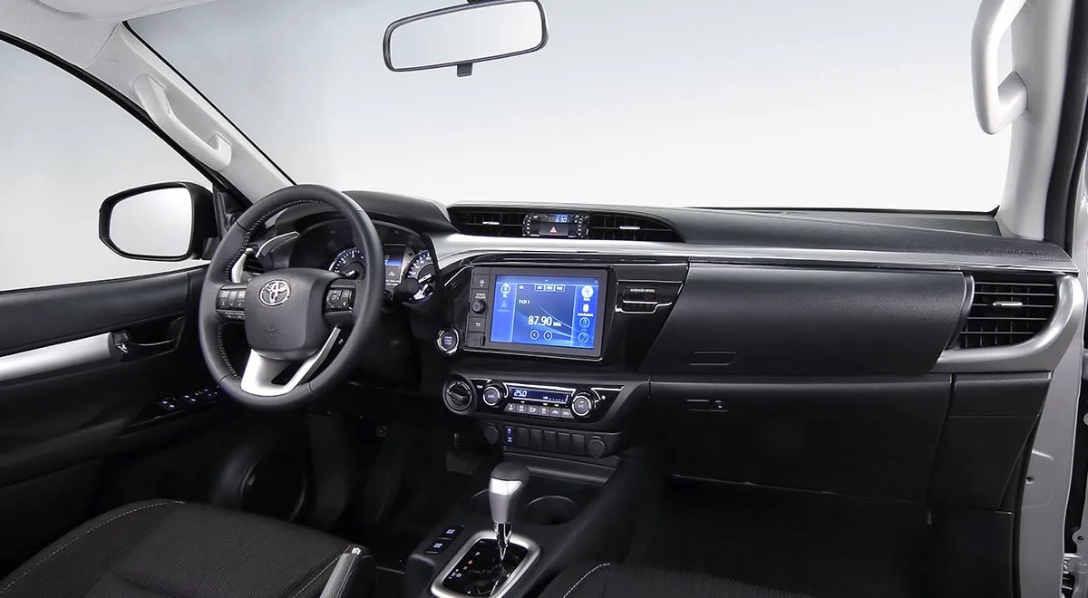 Toyota Hilux 2023 interior