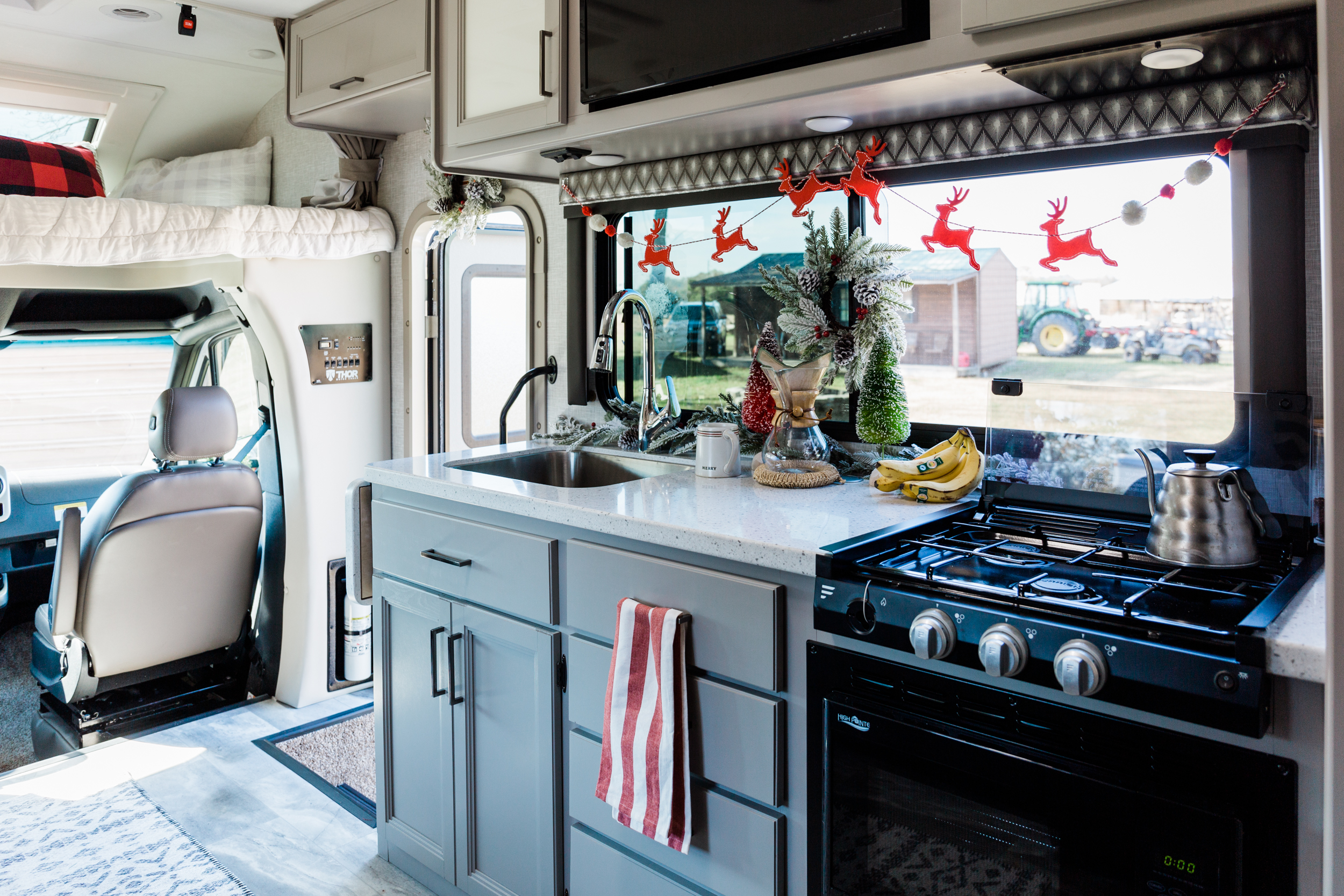 How to Decorate Your RV this Christmas without Breaking the Bank | La