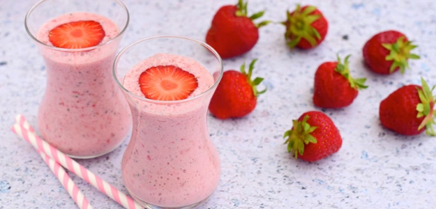Batido de Fresas, Maní y Yogurt.webp