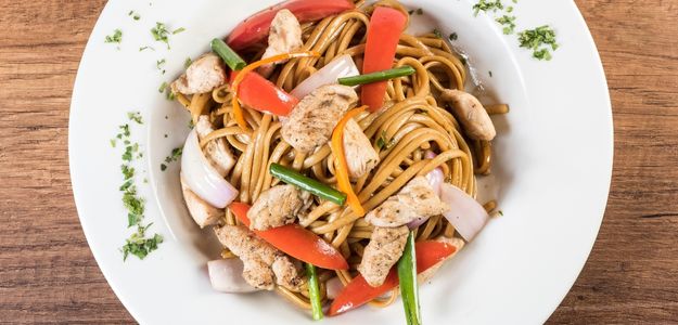 Tallarín Saltado de Pollo.jpg