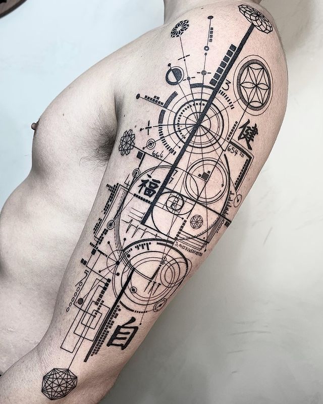 Geometric sleeve with circles and kanji