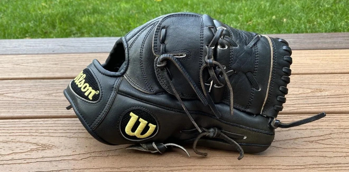Best Pitcher’s Gloves for 2023 SidelineSwap Blog