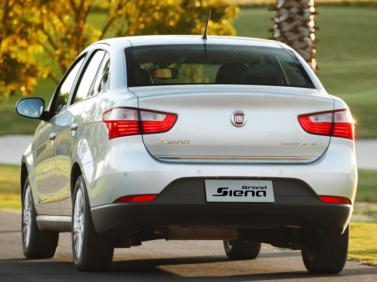 Fiat Grand Siena 2015