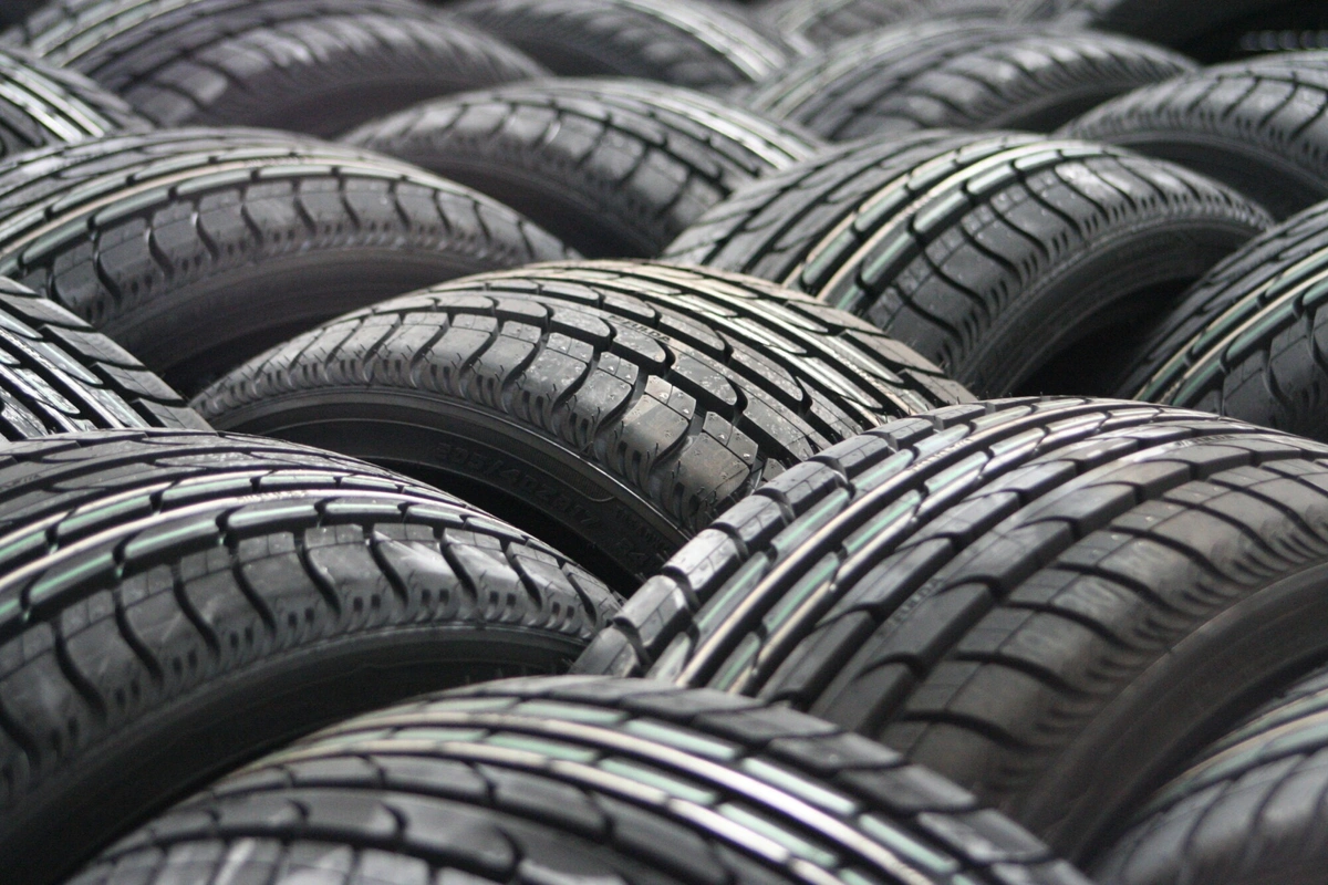 How to Check Tyre Tread Featured Image