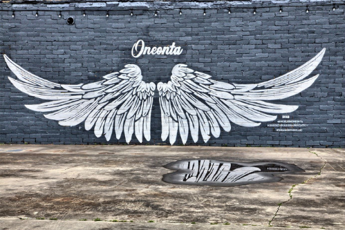 Angels in Oneonta mural by Tara Murphree in Oneonta, Alabama