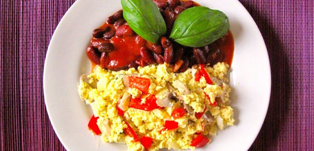 Huevos Revueltos con Pimientos y Frijoles.jpg