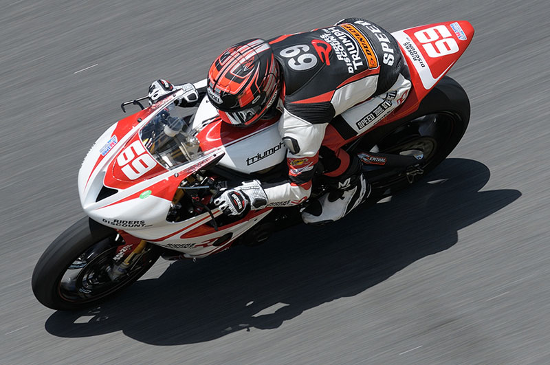 3-Triumph-675-daytona-200.jpg
