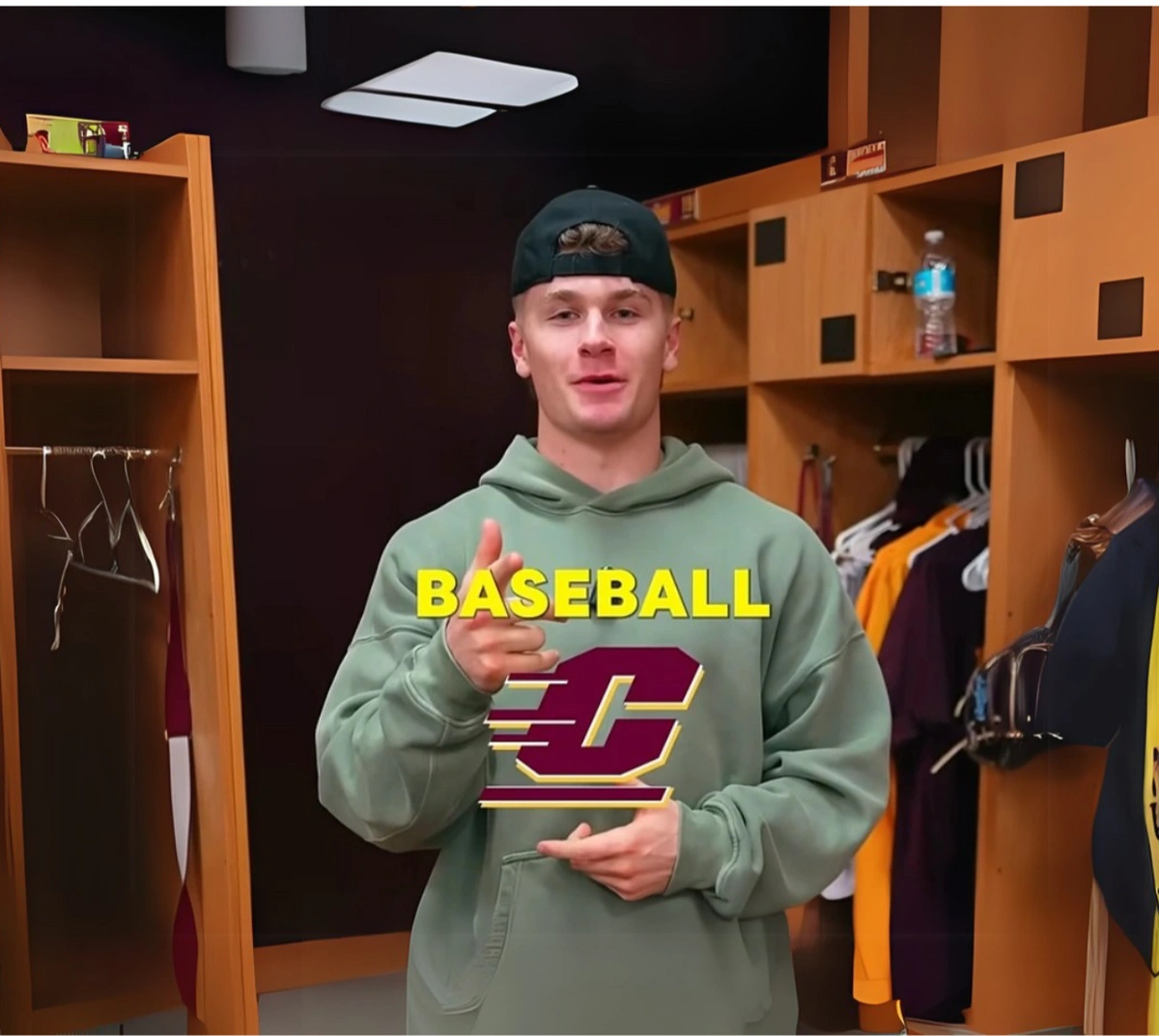 Tour of Central Michigan Baseball Locker with Bryson Webb 🔥