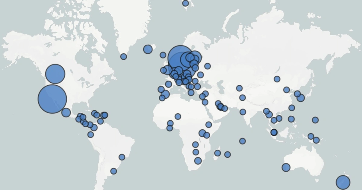 A gray world map with blue dots of different sizes indicating the site and relative popularity of countries' most popular disc golf courses