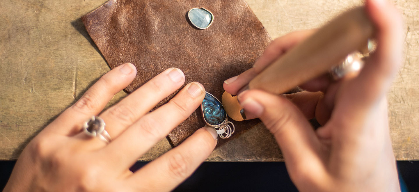What does it mean to brand your jewelry business? Learn more about this important jewelry marketing strategy and why it’s so important.