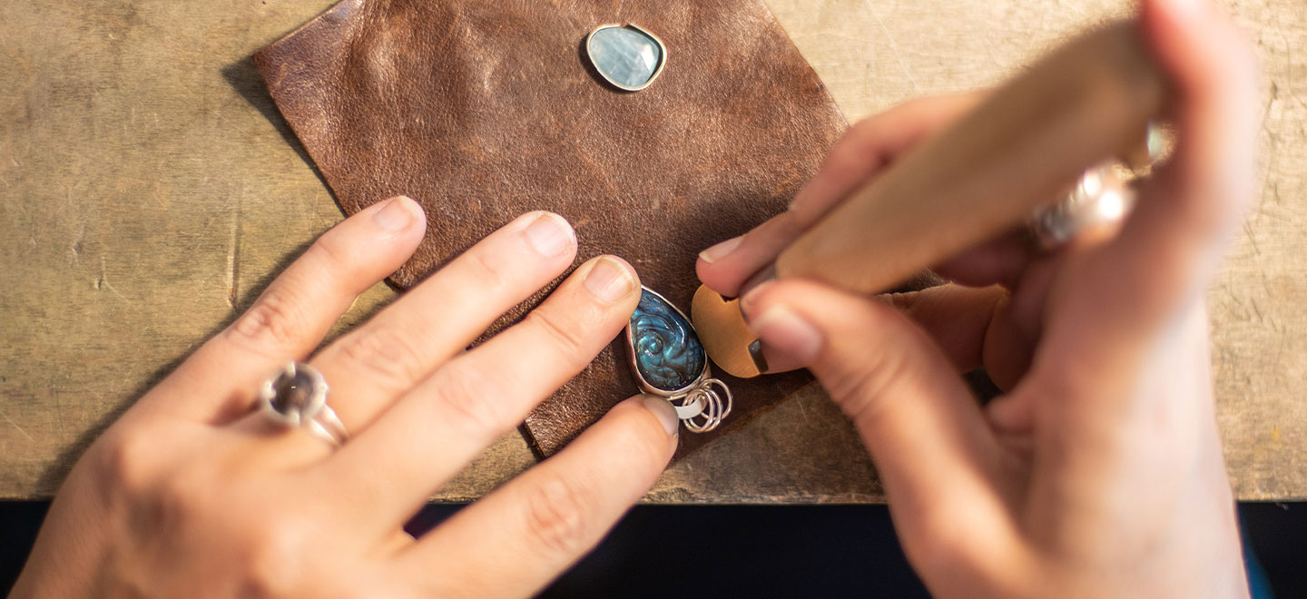 What does it mean to brand your jewelry business? Learn more about this jewelry marketing strategy and why it’s so important. ...