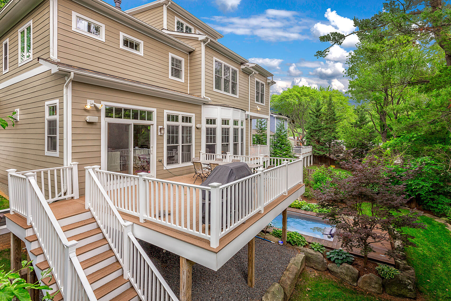 Real Estate in Vienna, Virginia with a bonus!