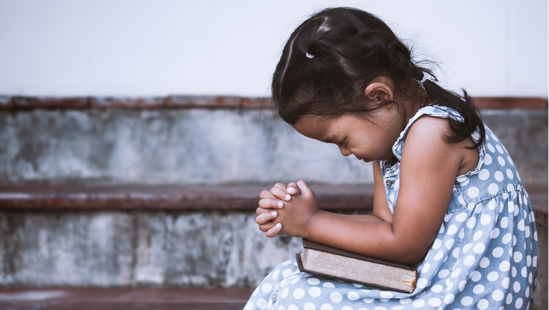 How To Talk To Your Kids About Prayer Minno Parents