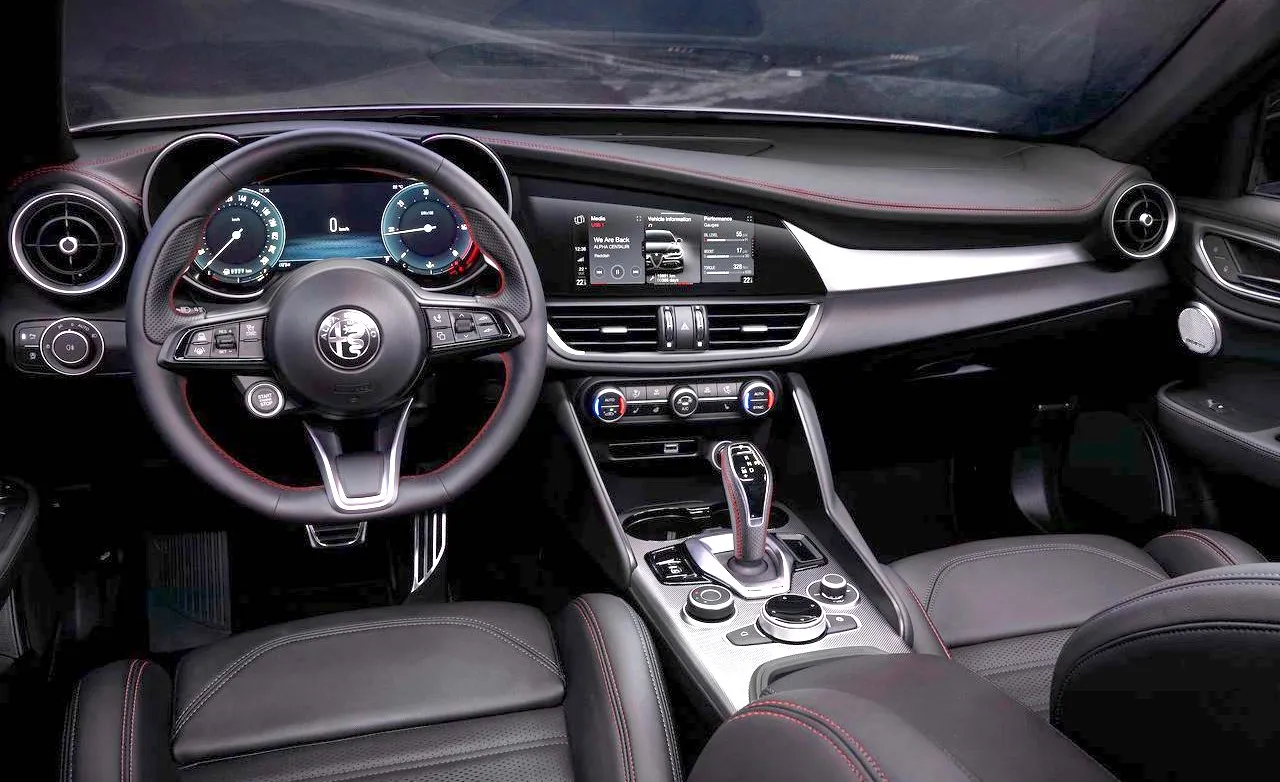 Alfa Romeo Giulia 2023 interior