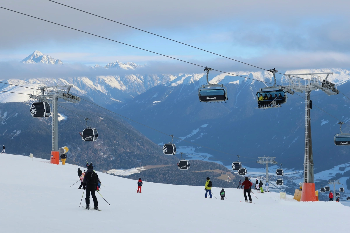Best online booking system for ski schools