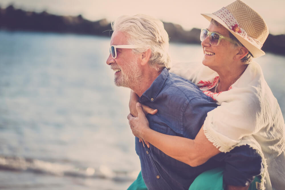 couple avoided retirement mistakes enjoying their time