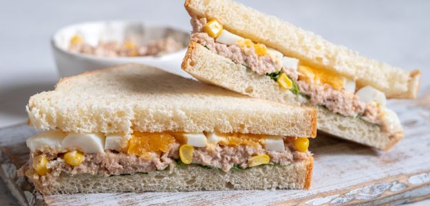 Sandwich de Atun y Huevo.jpg