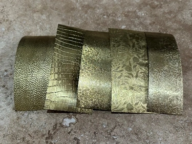 Brass texturing plates for a rolling mill