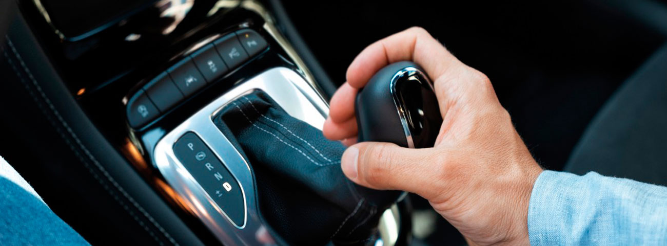 A qué velocidad se deben hacer los cambios de marcha en un auto - Siempre  Auto