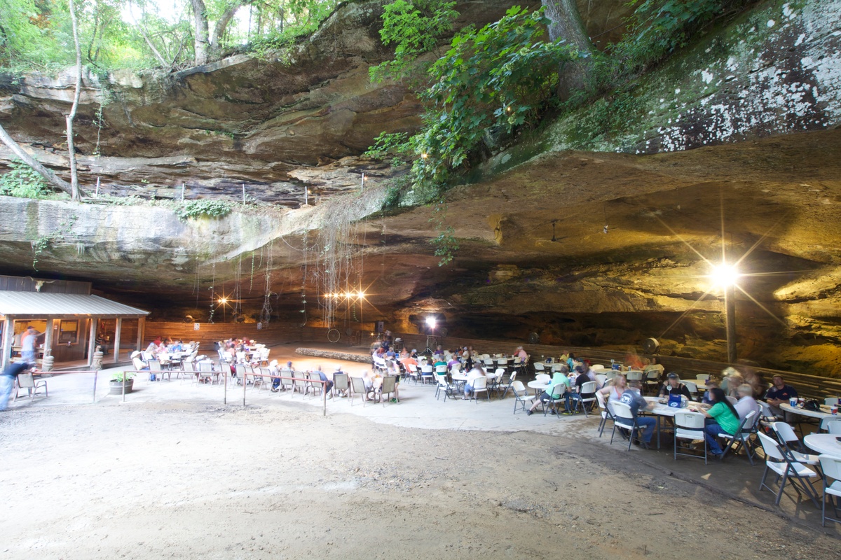 Kid-Friendly Alabama Restaurants Your Family Will Love