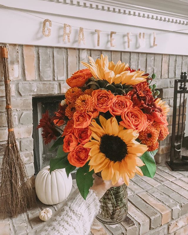 best-ways-to-decorate-for-thanksgiving-dinner-fromyouflowers