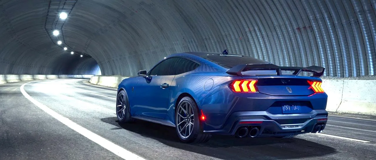 Dark Horse Mustang 2024