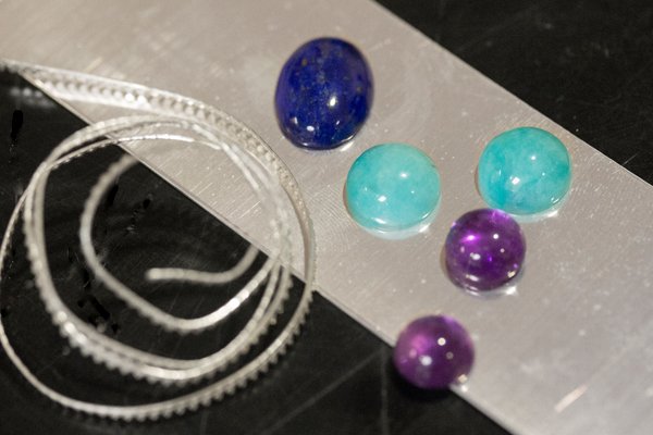 Cabochons with bezel wire
