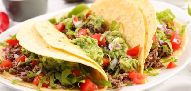 tacos de carne con guacamole.jpg