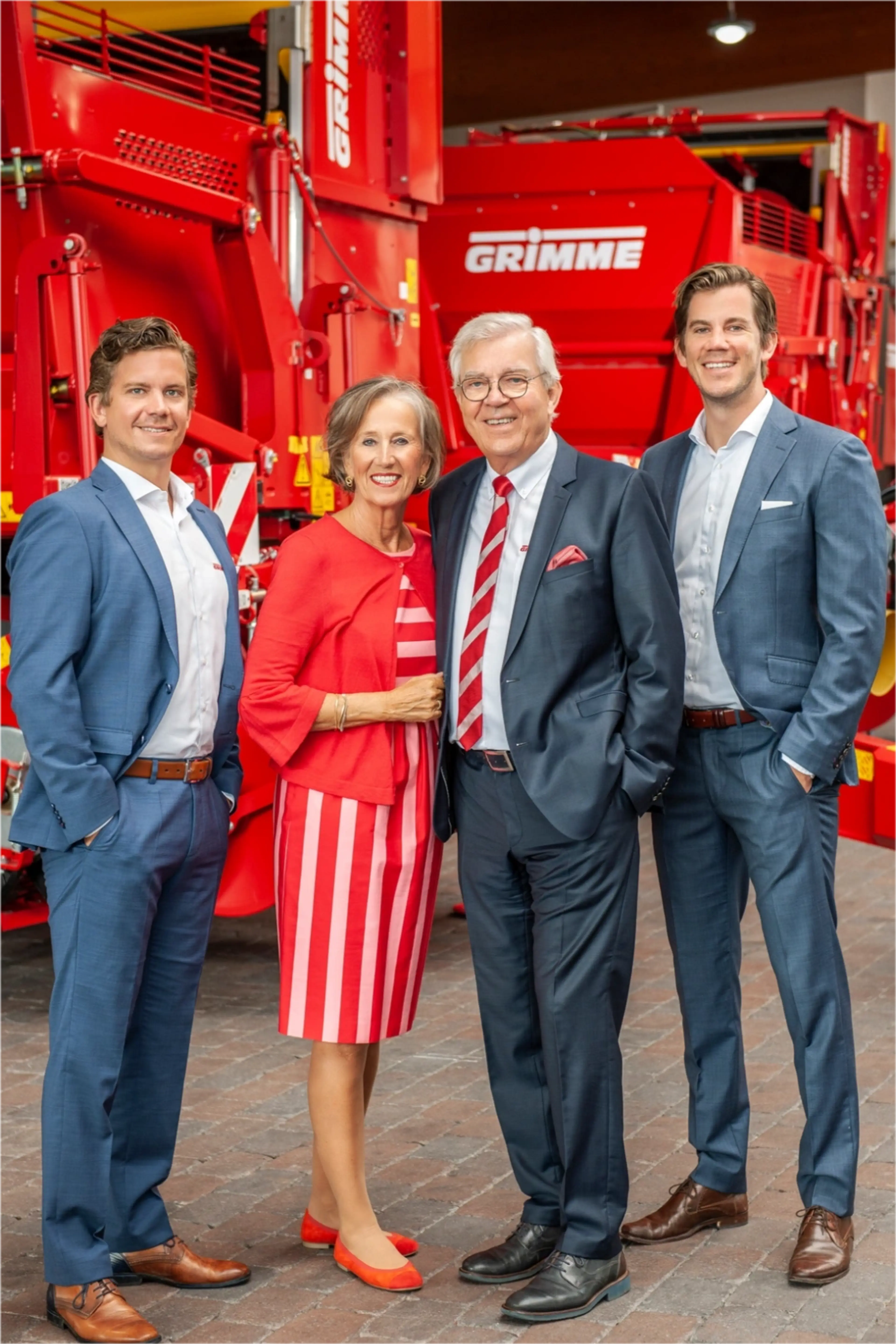 Familien Grimme foran en Evo 280 kartoffeloptager