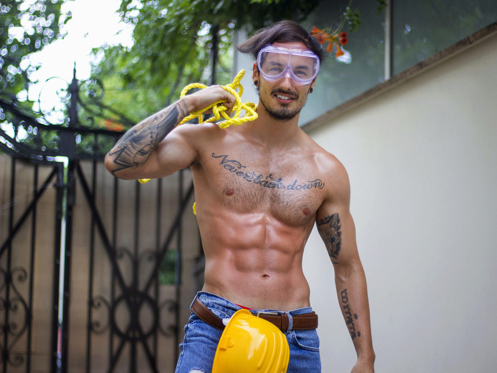 hot handy man gay cam.jpg